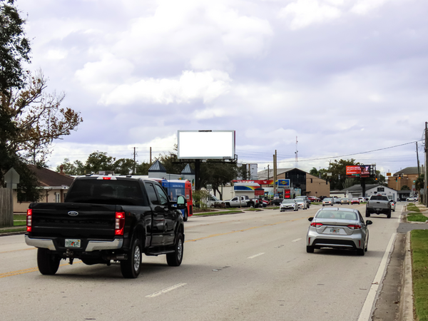 Fairbanks Av SS 550ft E/O Edgewater Dr F/E - Single