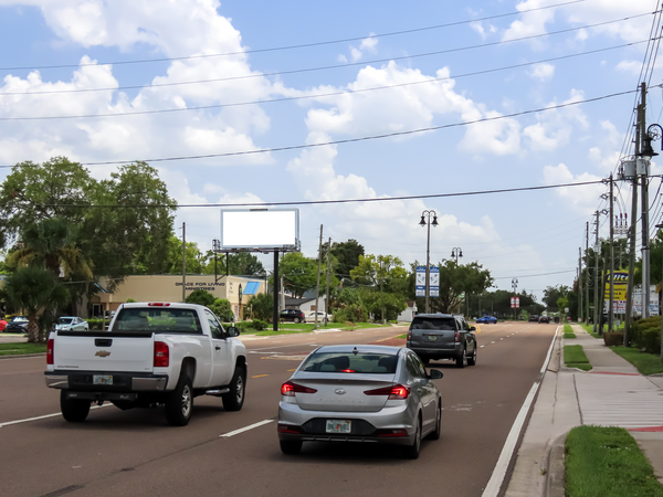 CR 427 ES 0.45mi S/O SR 434 F/N - Single