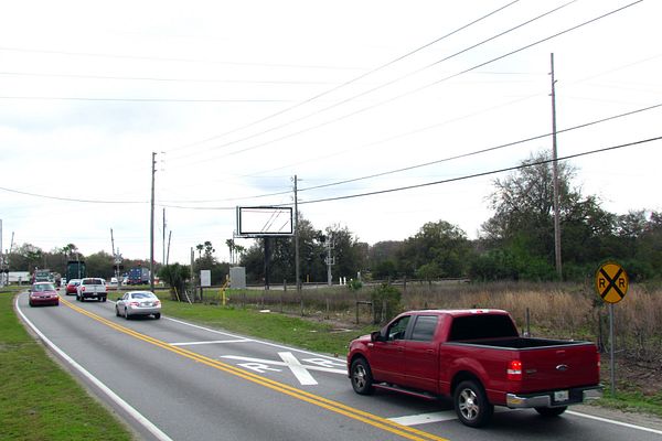 Taft Vineland Rd SS 500ft W/O Orange Av F/W - S
