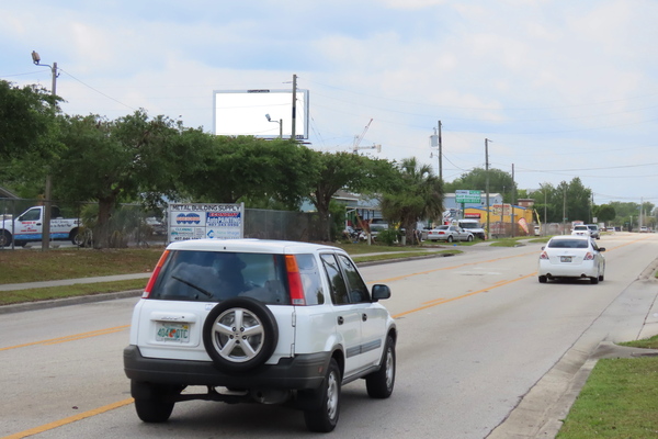 Donegan St SS 0.38mi E/O US 441 S F/E - Single