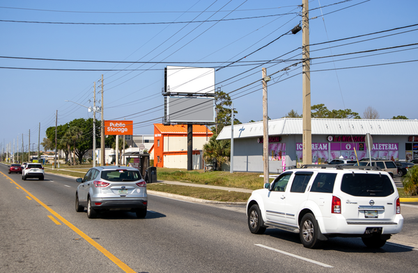 Oakridge Rd NS 500ft W/O Rio Grande Av F/E - Upper
