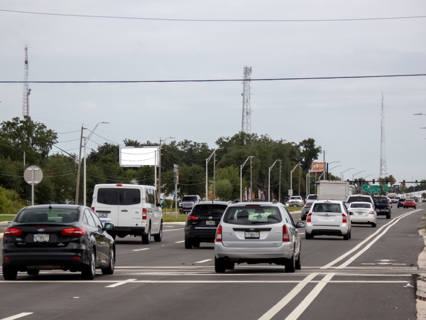 John Young Pkwy WS 0.35mi N/O Silver Star Rd F/S - Single
