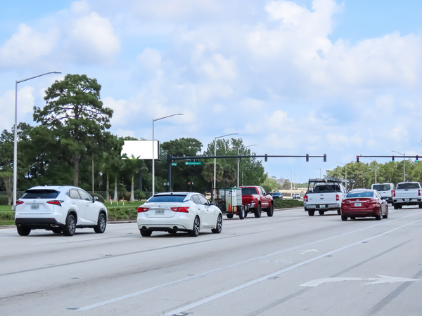 John Young Pkwy WS 1.07mi N/O Sand Lake Rd F/S - Single