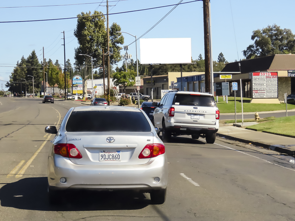 Auburn Blvd ES 250ft N/O Manzanita F/S - 2