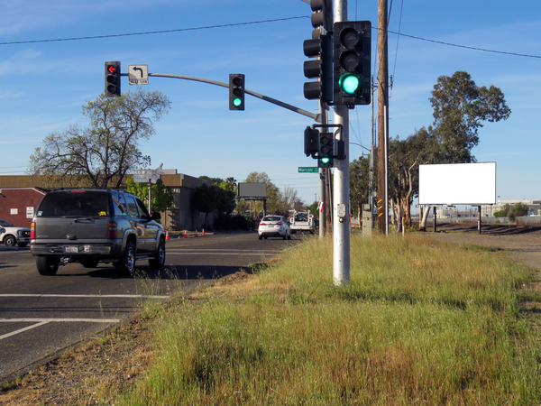 Auburn Blvd WS 165ft S/O Marconi Av F/N - 1