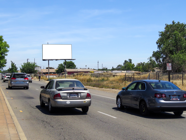 Elkhorn Blvd SS 550ft E/O 32nd St F/W - 1