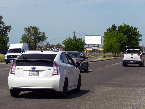 Elkhorn Blvd SS 550ft E/O 32nd St F/E - 2