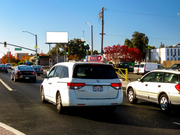 Fair Oaks Blvd WS 100ft S/O Robertson Av F/N - 2
