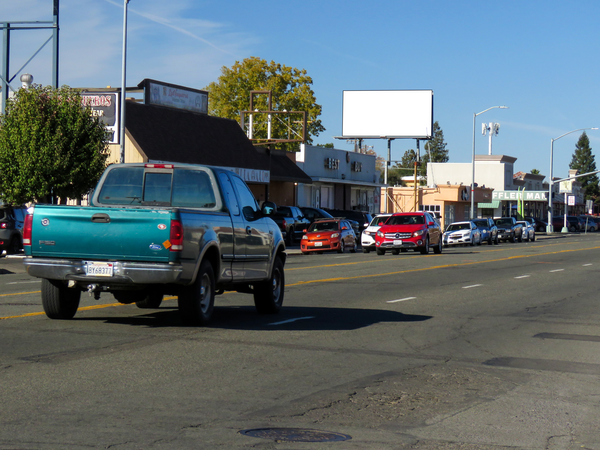 Franklin Blvd WS 175ft S/O Atlas F/S - 1