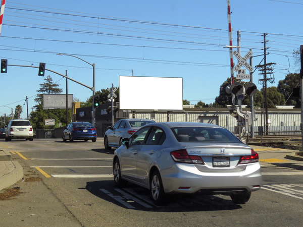 Fruitridge Rd SS 600ft W/O 28th St F/W - 1