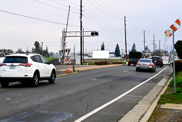Power Inn Rd WS 0.4mi N/O Fruitridge F/S - 2