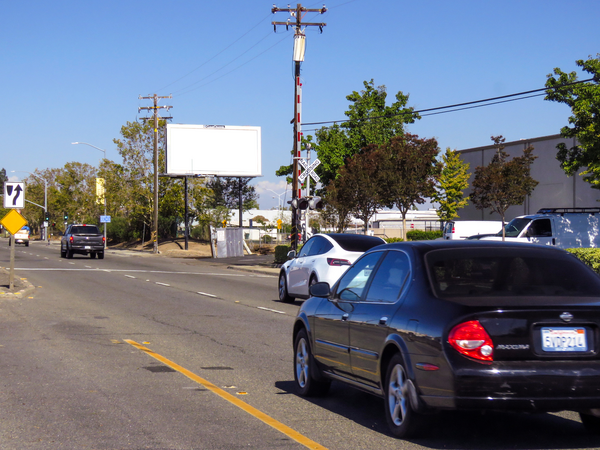 Roseville Rd ES 0.2mi N/O Orange Grove F/S - 2