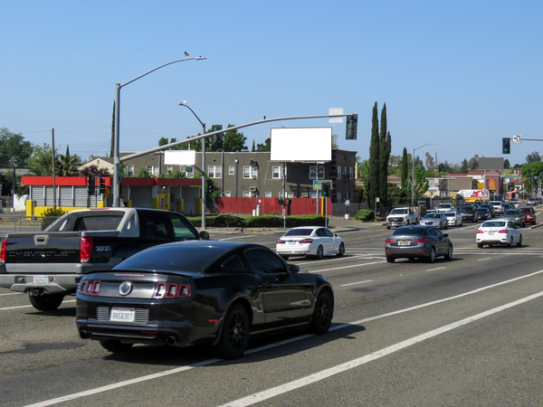 Sutterville Rd SS 80ft W/O 23rd St F/E - 1