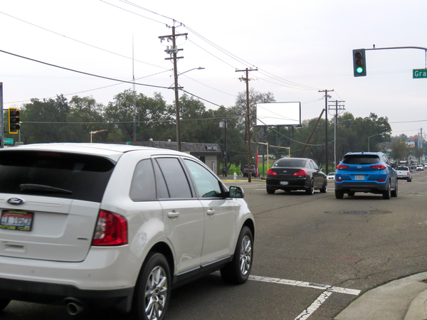 Auburn Blvd ES 500ft S/O Cripple Creek F/N - 1