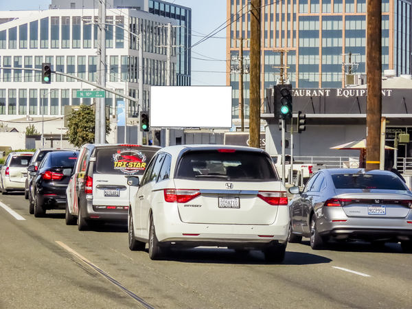 Richards Blvd NS 5ft W/O 10th St F/E - 2