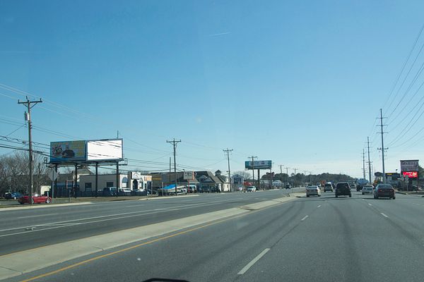 US 1 ES 0.25mi N/O CR 270 F/N - 2