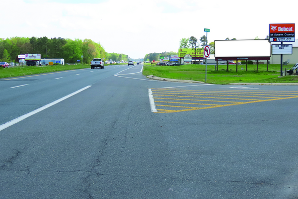 US 13 WS 0.35mi S/O CR 452 F/N - 2