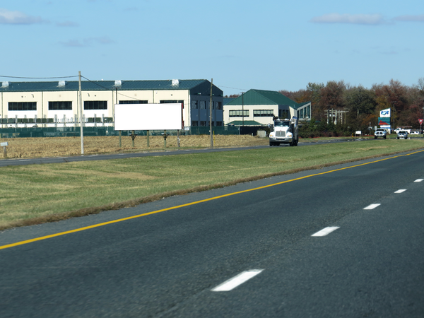 US 13 WS 1.4mi S/O SR 16 F/S - 1
