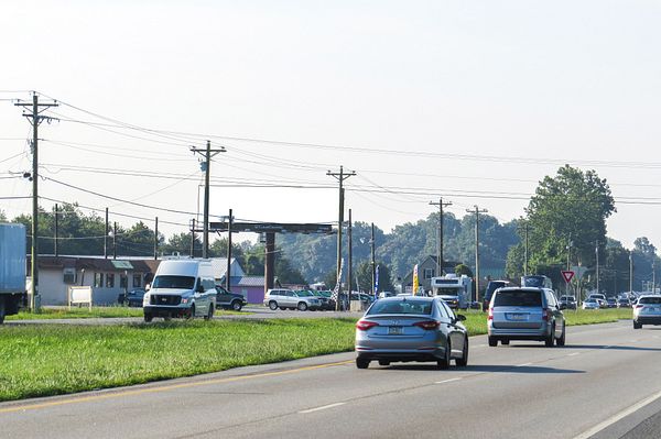 US 1 ES 1.2mi N/O Spring Hill Rd F/N - 1