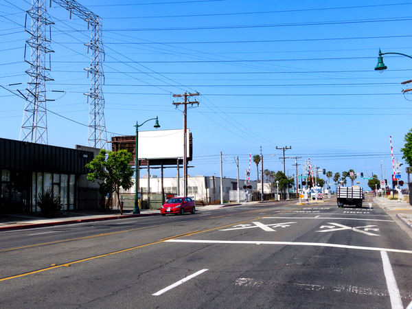 8th St SS 150ft W/O Wilson Av F/E - 1