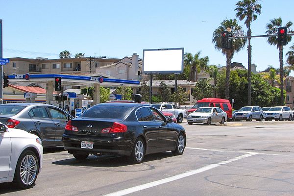 Grand Av SS 130ft W/O Lamont St F/E - 1