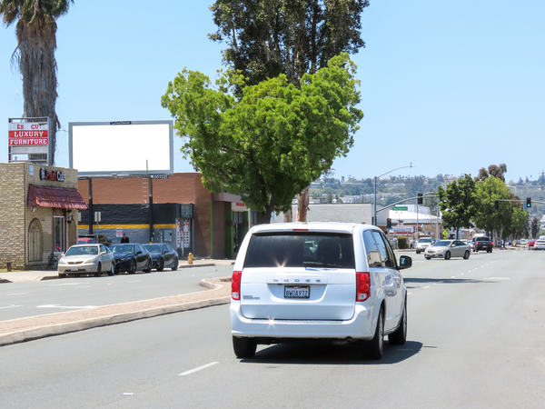 Main St SS 300ft E/O Lincoln Av F/E - 1