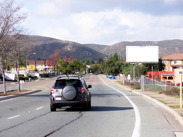 Mission Gorge Rd NS 600ft E/O West Hills Pkwy F/E - 1