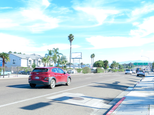 Palm Av NS 645ft W/O 19th St F/W - 1