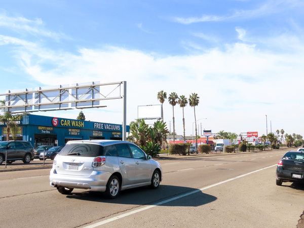 Palm Av SS 40ft E/O 18th St F/E - 1