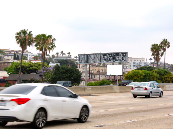 I-5 Frwy ES 50ft N/O Kalmia St F/N - 1