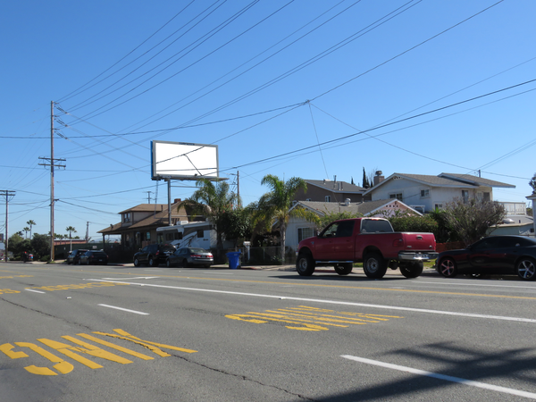 30th St SS 410ft W/O Highland Av F/W - 1
