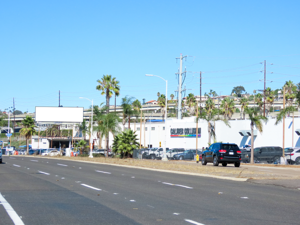 Pacific Hwy ES 25ft N/O Palm St F/S - 1