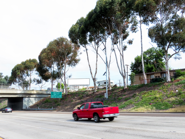 I-5 Frwy ES 15ft N/O 32nd St F/S - 1