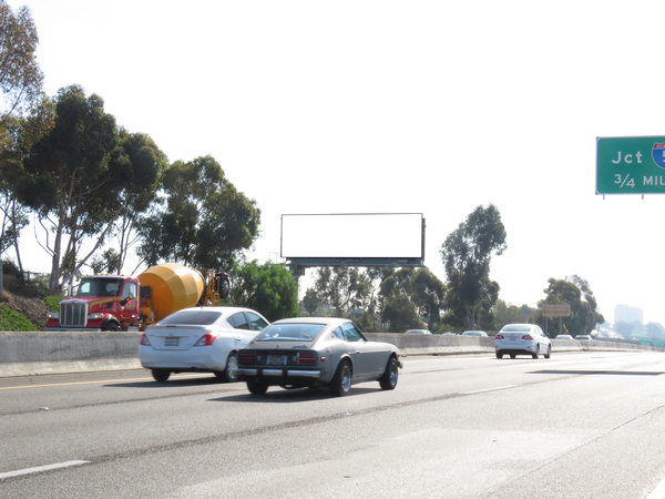 I-15 Frwy ES 20ft S/O Imperial Av (NO EXT. Trolley) F/N - 1