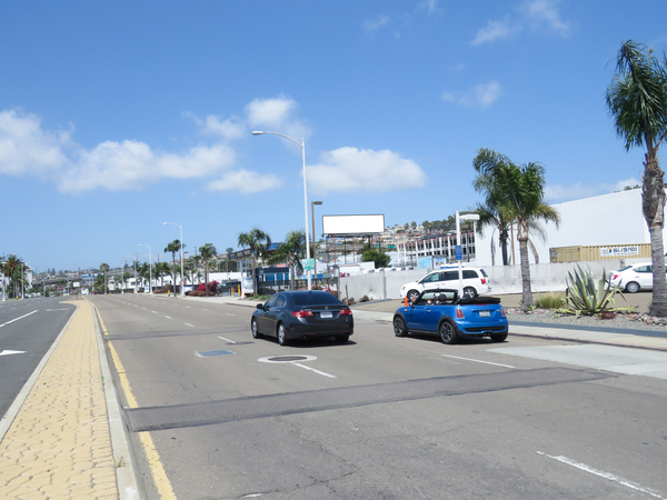 Pacific Hwy ES 200ft N/O Laurel St (NO EXT) F/S - 2