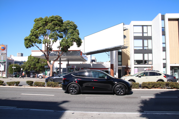 Lombard US 101 NS 52ft E/O Divisadero (No Ext/%) F/W - 1