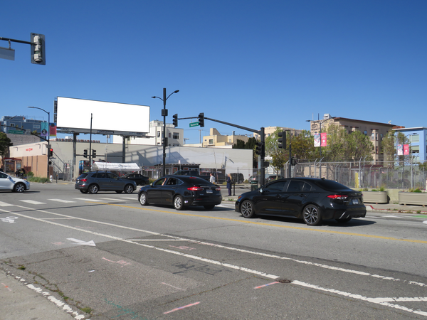 Valencia ES 20ft N/O Cesar Chavez (No Ext) F/S - 1