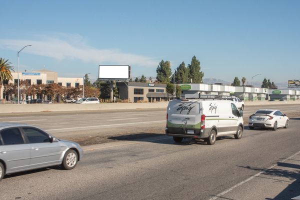 Bayshore Frwy (US 101) ES 200ft S/O Montague Xwy (%) F/NW - 1