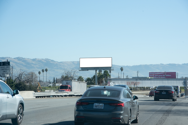 Bayshore Frwy (US 101) ES 1000ft N/O Mckee F/NW - 1