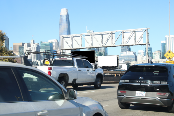 Skyway (I-80) NS 200ft E/O 6th St Up F/W - 1