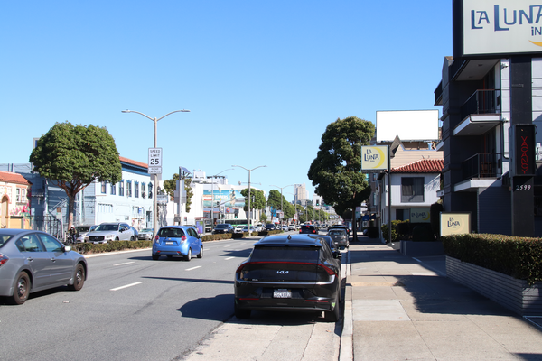 Lombard (US 101) SS 120ft W/O Divisadero F/W - 1