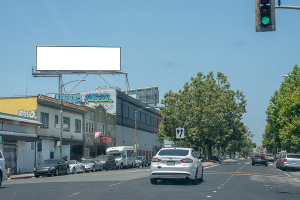 San Pablo WS 25ft S/O 28th St F/S - 1