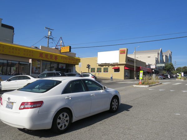 Noriega NS 10ft E/O 32nd Av F/W - 1