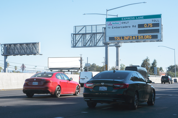 Bayshore Frwy (US 101) ES 0.4mi N/O Embarcadero F/NW - 1