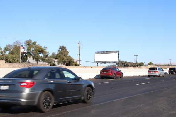 Bayshore Frwy (US 101) ES 0.7mi N/O Haven F/NW - 1