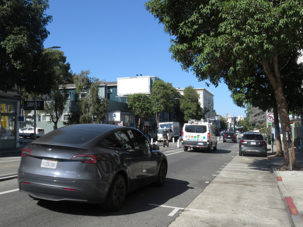 Valencia WS 200ft S/O 20th St F/S - 1