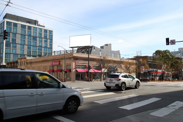 Van Ness (US 101) ES 10ft S/O Pine F/N - 1