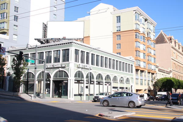 Van Ness (US 101) ES 10ft N/O Turk F/S - 1