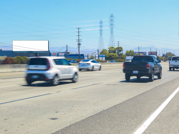 Bayshore Frwy (US 101) NS 0.4mi E/O Montague (%) F/W - 1