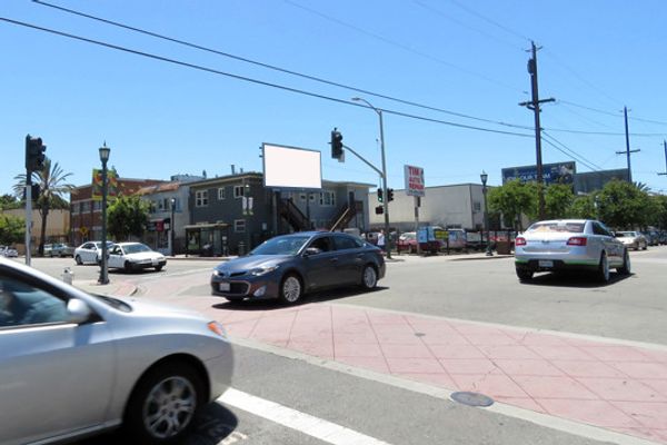 International Blvd SS 50ft E/O 5th Av F/W - 1